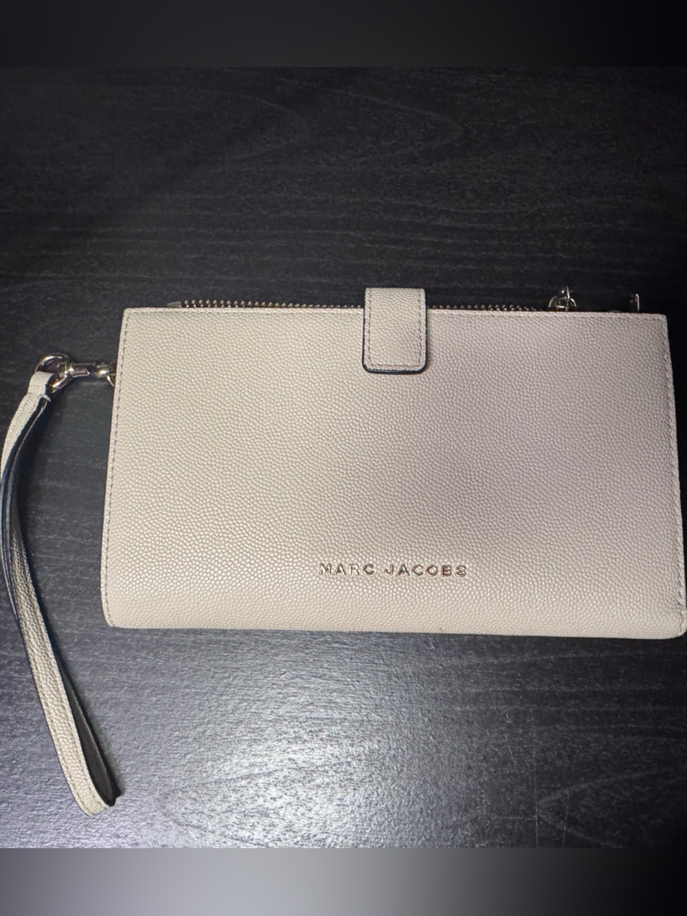 Marc Jacobs Pebbled Leather Wristlet in Light Taupe